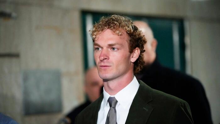 NextImg:Jurors In Daniel Penny Trial Say They Can't Reach Unanimous Verdict On Manslaughter Charge