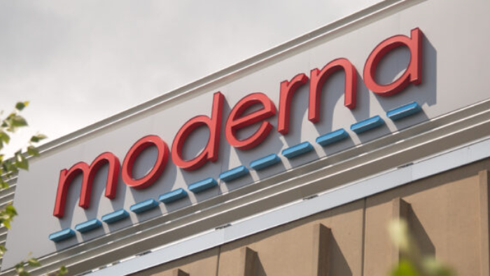 NextImg:Moderna Shares Crash On Sluggish COVID Demand, Cuts 2025 Revenue Forecast
