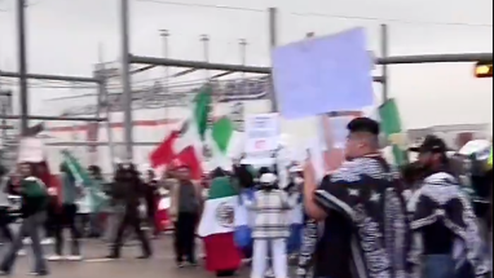 NextImg:Watch: Angry Migrant Mob Blocks Dallas Traffic In Protest Of ICE Raids
