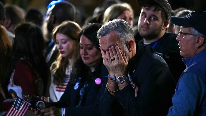 NextImg:Most Democrats Think Their Party Sucks, Feel "Burned Out": CNN Poll
