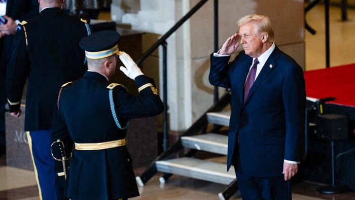 NextImg:Trump Says He'll Reinstate Troops Who Refused COVID-19 Vaccination