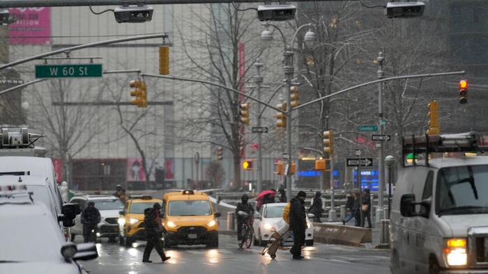 NextImg:Manhattan Traffic Drops 7.5 Percent After New York's Congestion Toll Takes Effect