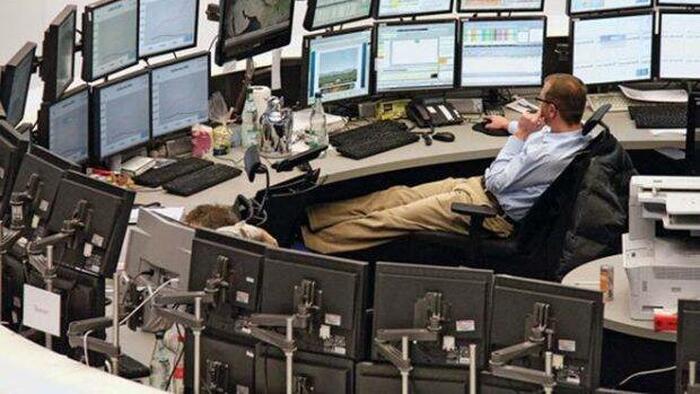 NextImg:Futures Jump As WaPo Sends Dollar Plunging