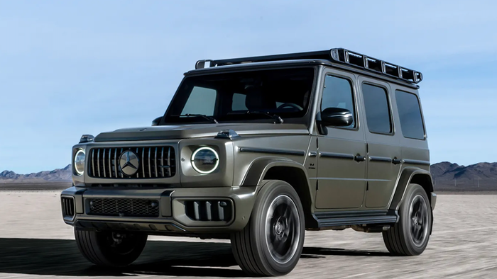 NextImg:Mercedes Slides On Profit Plunge, Weak Car Guidance