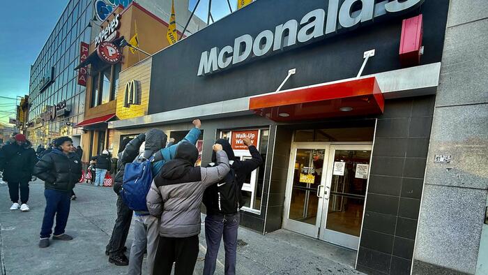 NextImg:Crime-Battered NYC McDonald's Starts Carding People At The Door