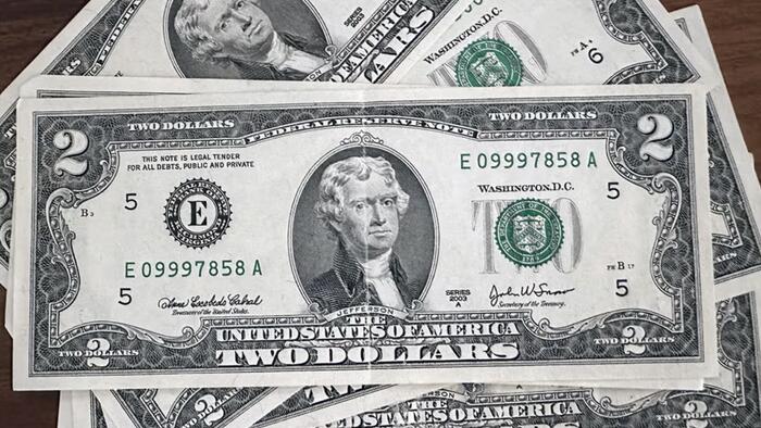 NextImg:New York Aldi Cashiers Reject Regular Customer's $2 Bills, Claiming They're Fake