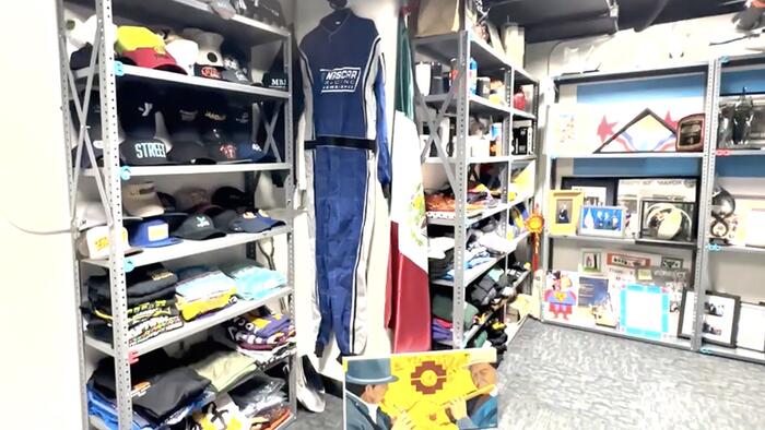 NextImg:Chicago Mayor's "Gift Room" Stocked With Jewelry, AirPods, Designer Handbags, And Luxury Shoes