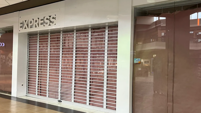 NextImg:Store Closures Outpace Openings Amid "Historic Shift" To Service-Based Tenants