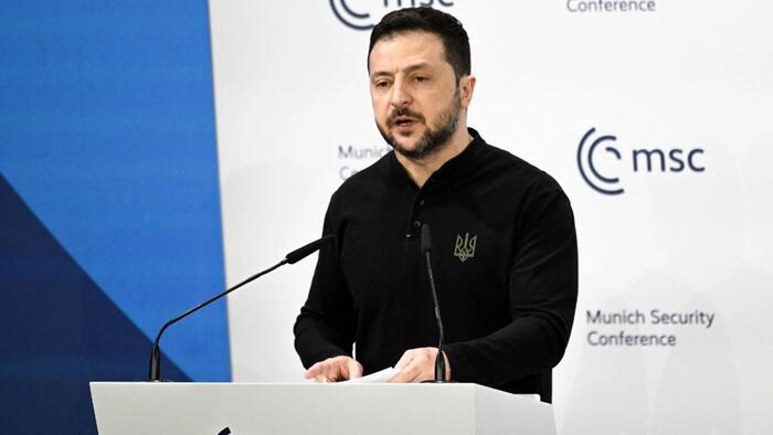 NextImg:Zelensky Admits He Begged Trump To Meet In Person, Also Defends Canceled Elections
