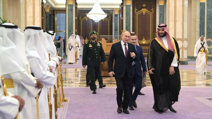 NextImg:Kremlin Mulls Saudi Arabia, UAE As Possible Venues For Putin-Trump Summit