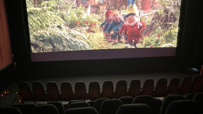NextImg:"Awful Reboot": Snow White Bombs Box-Office