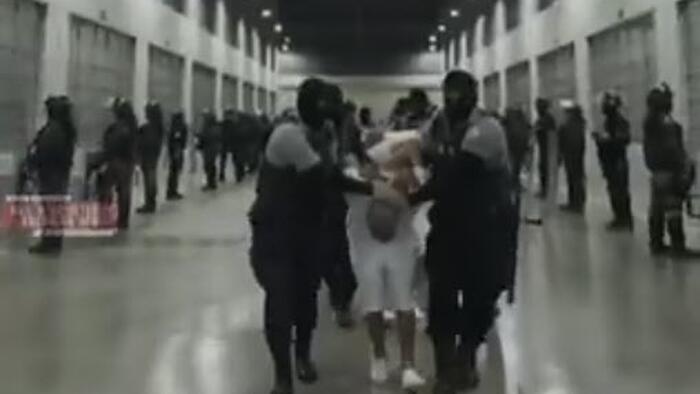 NextImg:US Deports 17 Accused Terrorist Gang Members To El Salvador, Rubio Says