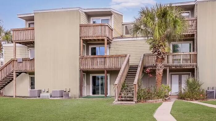 NextImg:One Florida Town Just Tripled Its HOA Fees To Over $3,300 A Month