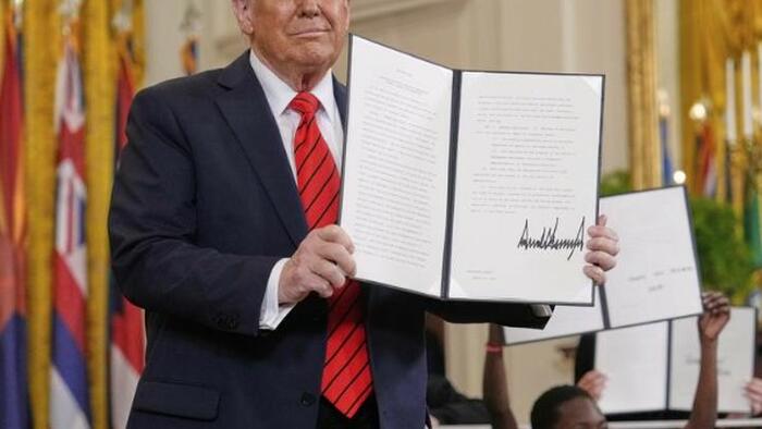 NextImg:Trump Signs Exec Order Restoring Improperly Removed Statues And Public Monuments