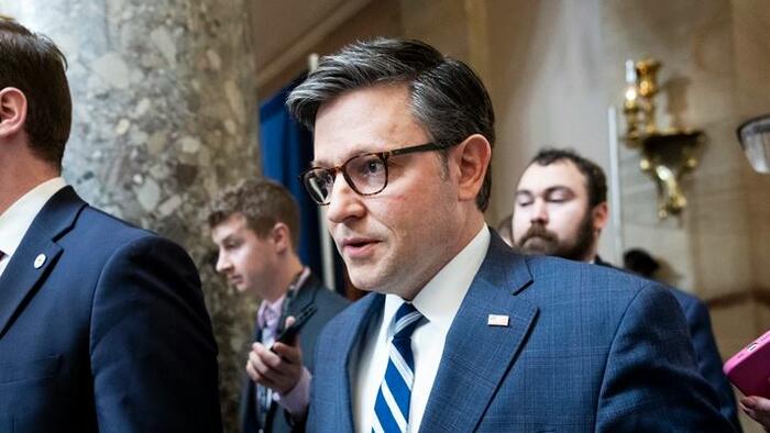NextImg:"NO DISSENT": Trump Asks "All Republicans" To "Give Us A Few Months" And Approve GOP Continuing Resolution