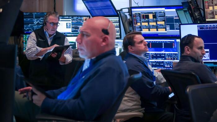 NextImg:Futures Fall, Euro Rises Ahead Of Key Trump-Putin Call, German Vote