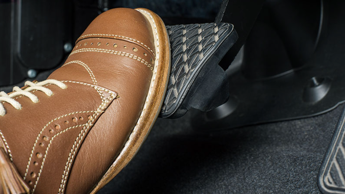 NextImg:Auto Tariffs Pump Brakes On Jeep Owner; Stellantis Pauses Canada, Mexico Plants