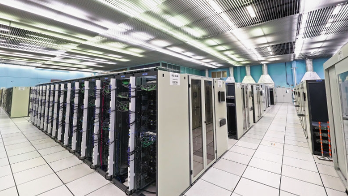 NextImg:Wells Fargo Analysts Say Amazon Paused Some Data Center Lease Commitments