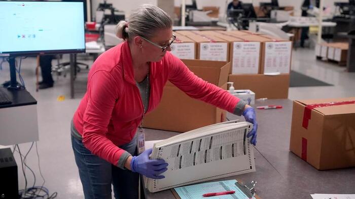 NextImg:Democrats Are Furious As Arizona Plans To Remove 50K Non-Citizens From Voter Rolls