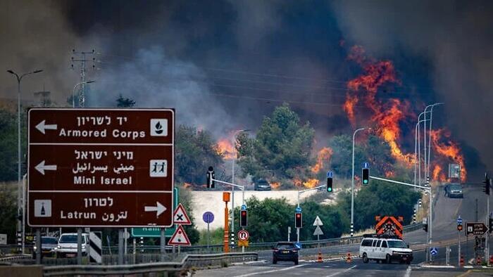 NextImg:Suspected Arson Attacks Result In Massive Fires Threatening Jerusalem