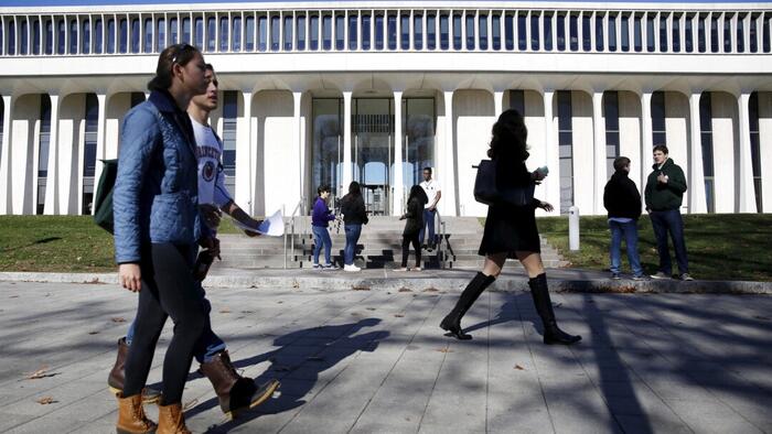 NextImg:Showdown Looms Over Trump's DEI Ban In Public Schools