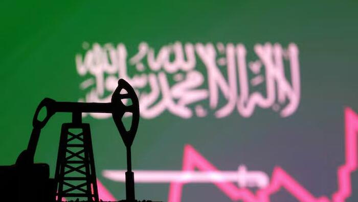 NextImg:Oil Plunges On Report Saudis Bracing For Price War, Can "Live With Lower Oil Prices"