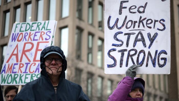 NextImg:House GOP Seeks Federal Pension Cuts, Including Lavish Benefit For Early Retirees