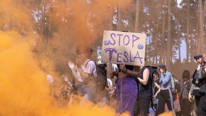 NextImg:"Every Night, Be Afraid!" - Tesla Owners Targeted By Left-Wing Activists In Vienna
