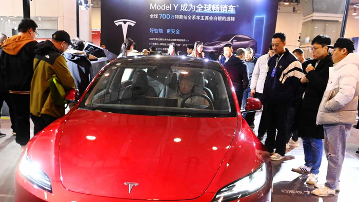 Tesla Cancels Cybertruck Range Extender Amid Setbacks