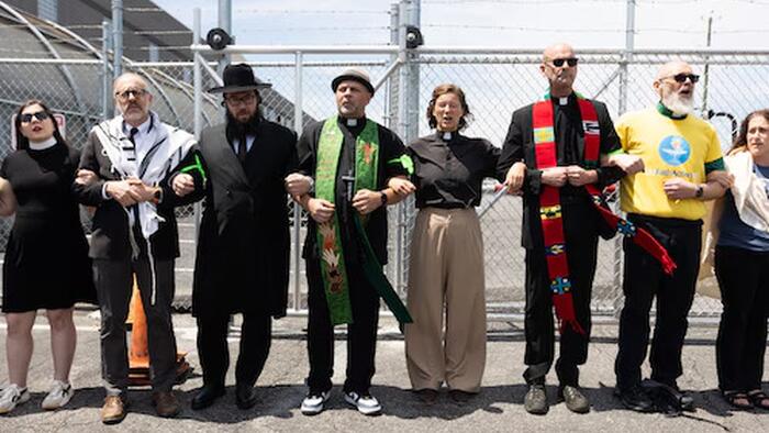 NextImg:Democrats Attempt To Blockade ICE Detention Center In New Jersey