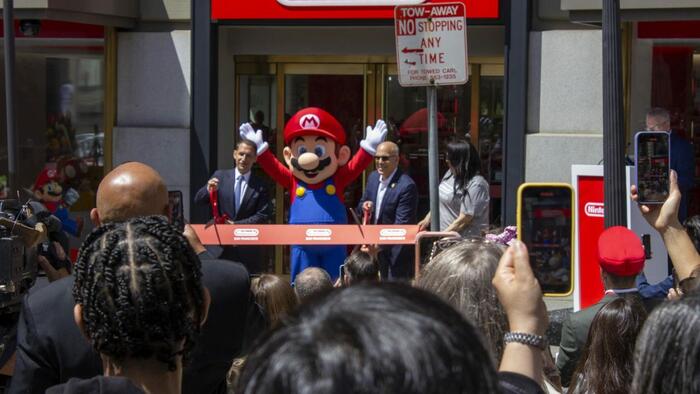 NextImg:Desperate San Francisco Pins Business Hopes On Nintendo Flagship Store