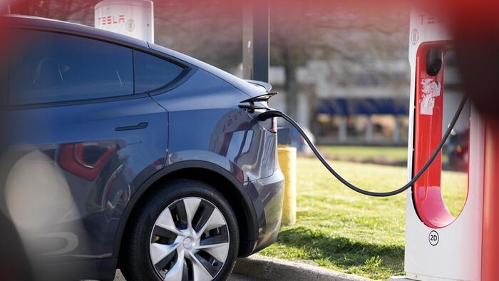 NextImg:Tesla Sales Plunge In Both China And Europe, Despite Surge In Overall EV Adoption