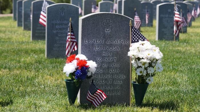 NextImg:Maintaining The Shine Of Our Lost Soldiers On Memorial Day
