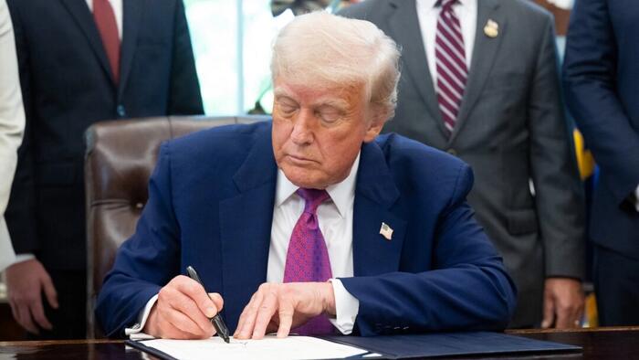 NextImg:Trump Announces Order To Reduce Prescription Drug Prices By Up To 80%