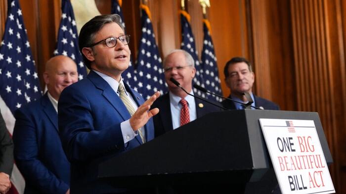NextImg:'Senior Bonus' In Trump Agenda Bill Would Temporarily Provide Relief To Americans Over 65