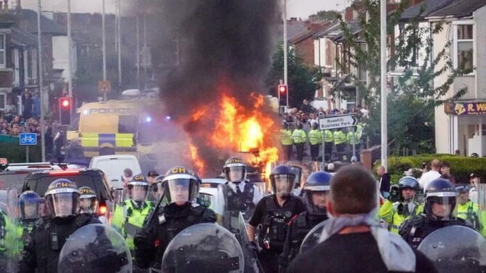 NextImg:Is Britain On The Brink Of Civil War?