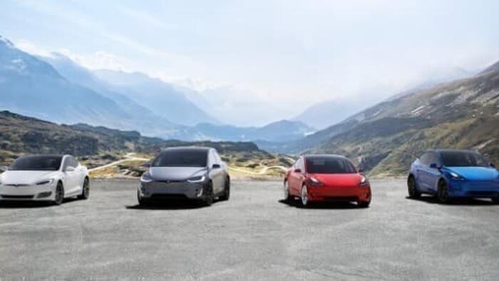 NextImg:US Electric Vehicle Adoption Plummets