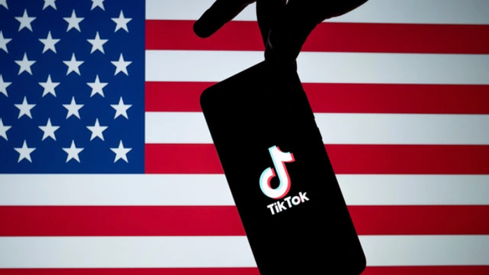 NextImg:Trump Says TikTok Buyer Is "Group Of Very Wealthy People"