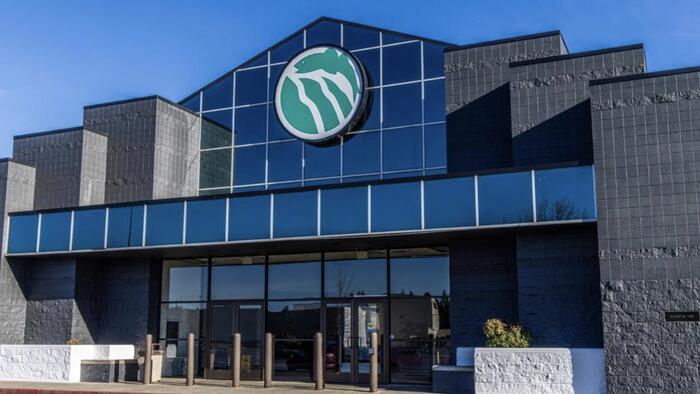 NextImg:FBI Foils Teen's Bomb And Mass Shooting Plot At Oregon Mall
