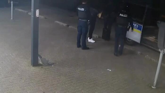 NextImg:German Police Caught Dropping Off Migrant In Dutch Border City