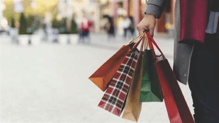NextImg:Does Consumer Spending Drive Earnings Growth?