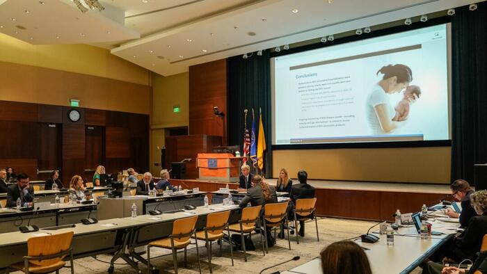 NextImg:CDC Advisers Vote To Recommend Removal Of Mercury From Influenza Vaccines
