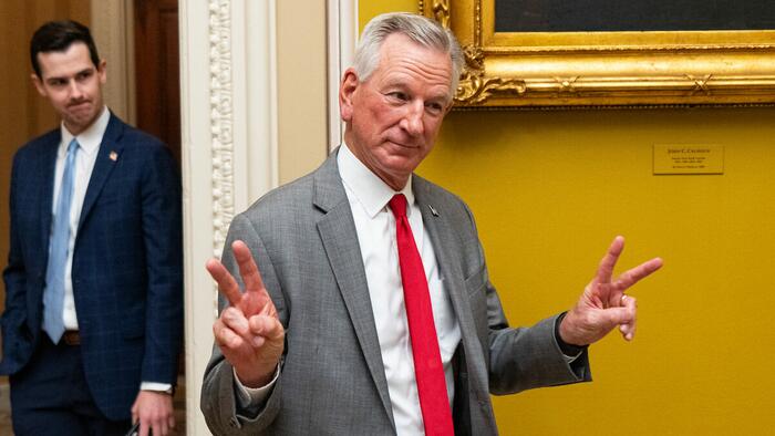 NextImg:Sen. Tuberville Blasts Zelensky For Seeking To 'Lure NATO' Into A War Ukraine Is 'Losing'