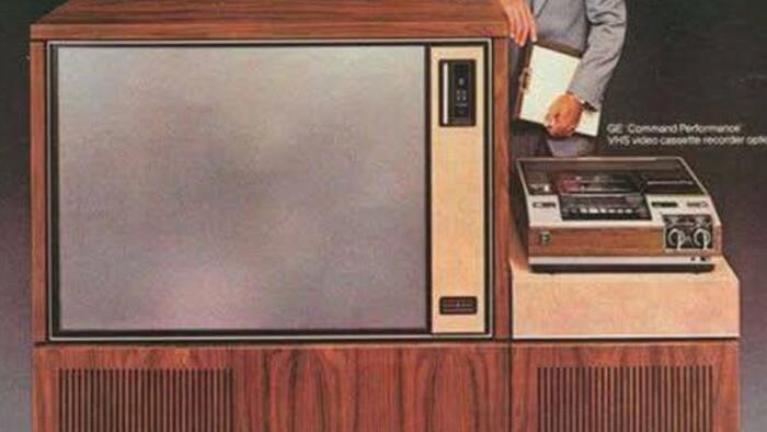 NextImg:Consumption Wars: Streaming Overtakes Traditional TV In May