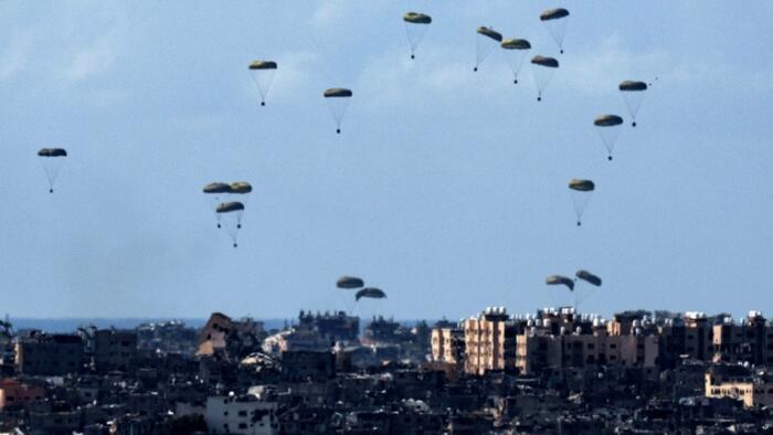 NextImg:UK's Starmer Organizing Renewed Food Air Drops Over Starving Gaza