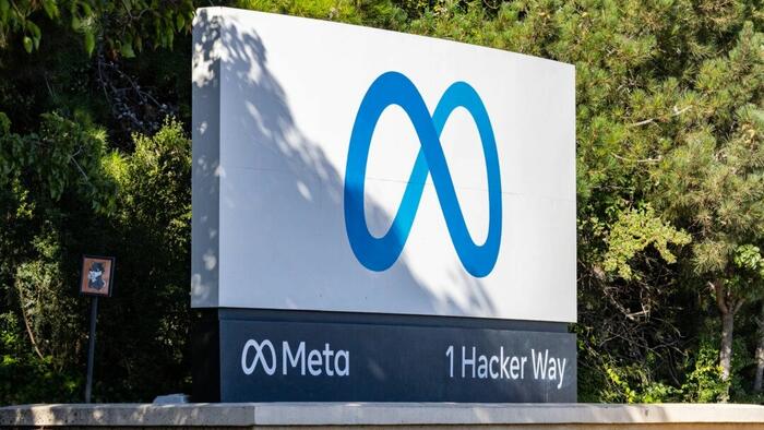 NextImg:Senators Call For Probe Into Meta After News Report On AI Conversations With Children