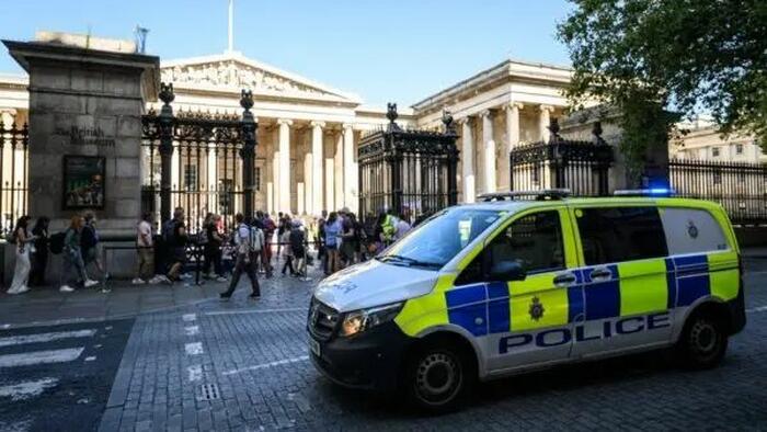 NextImg:Rich Londoners Hire Security, Leave Rolexes At Home Over Knife Crime, Robberies