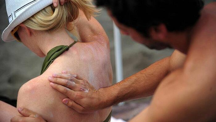 NextImg:FDA Advises Americans Against 'Mousse' Sunscreens, Warns 5 Manufacturers