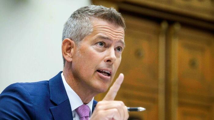 NextImg:Airlines Using Personalized AI Ticket Pricing Would Face Probe: Transportation Secretary
