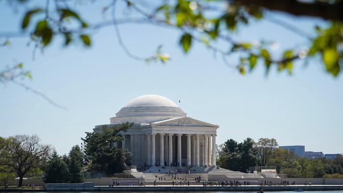 NextImg:Trump Signs Executive Order 'Making Federal Architecture Beautiful Again'